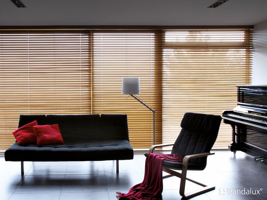 cortina veneciana de fusta per a sala d'estar de casa particular
